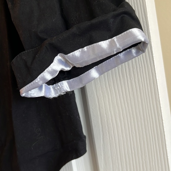 Harve Benard Black Blouse With White Ruffle Accents. Size XL. - Picture 3 of 6